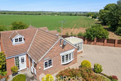 3 bedroom detached bungalow for sale, Adwick-Le-Street, South Yorkshire DN6