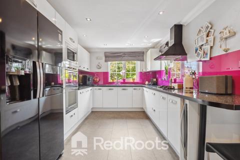 3 bedroom detached bungalow for sale, Adwick-Le-Street, South Yorkshire DN6