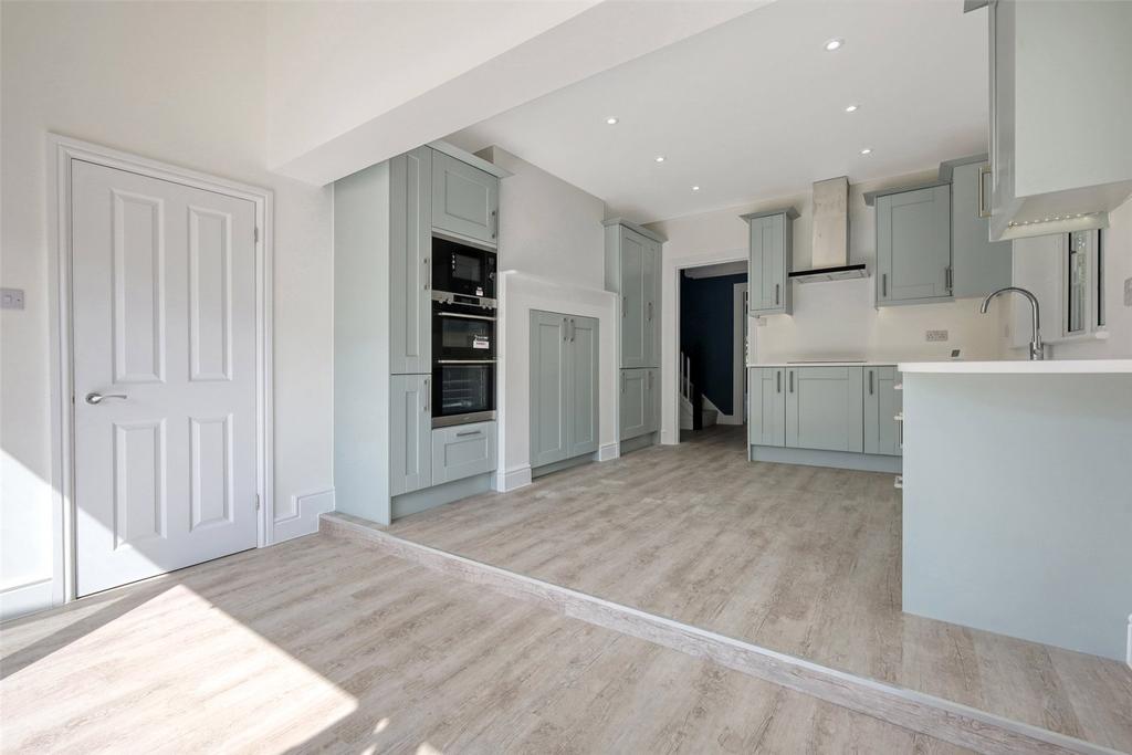 Kitchen/Dining