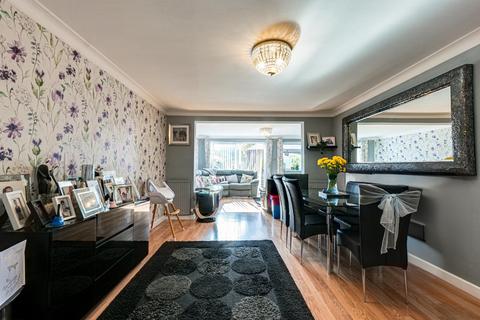 3 bedroom semi-detached house for sale, Wakering Road, Southend-on-sea, SS3