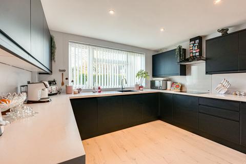 3 bedroom semi-detached house for sale, Wakering Road, Southend-on-sea, SS3