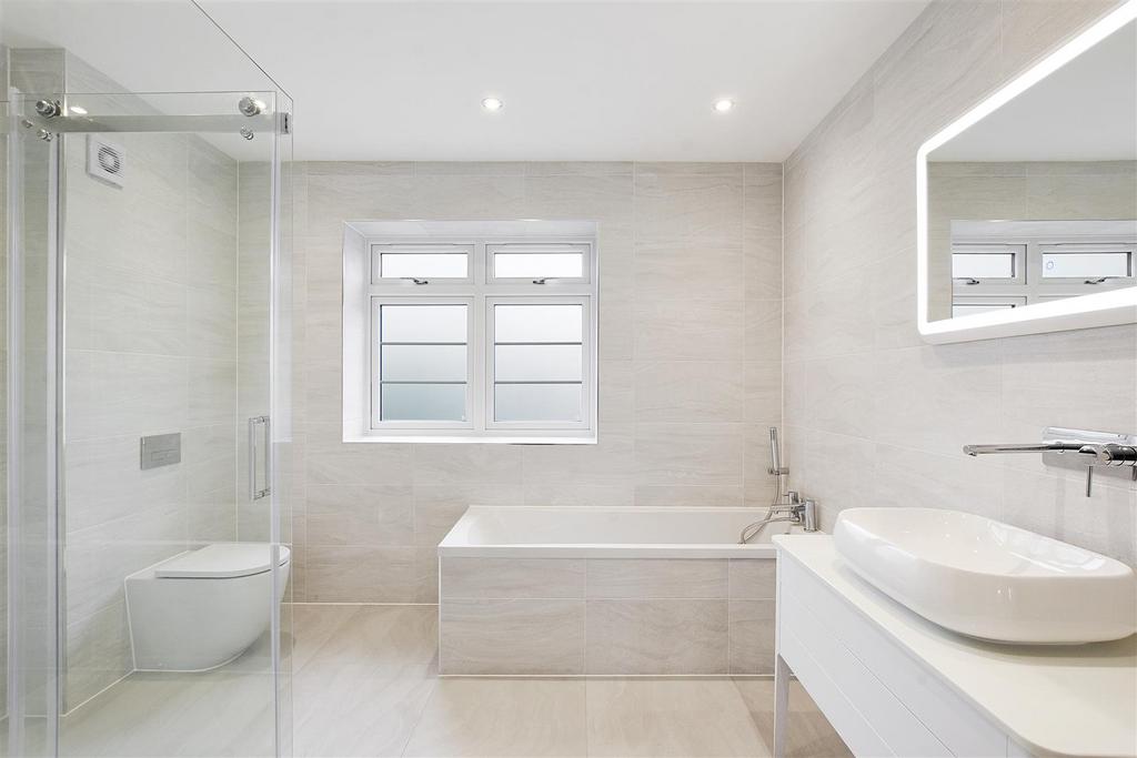 Family Bathroom: