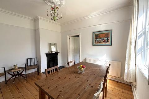 Mirfield House London Road, Devizes, SN10 1LU