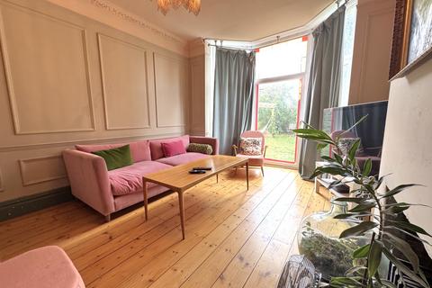Mirfield House London Road, Devizes, SN10 1LU