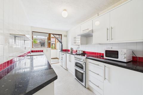 5 Allistonway, Stanford-le-hope, SS17 7HY