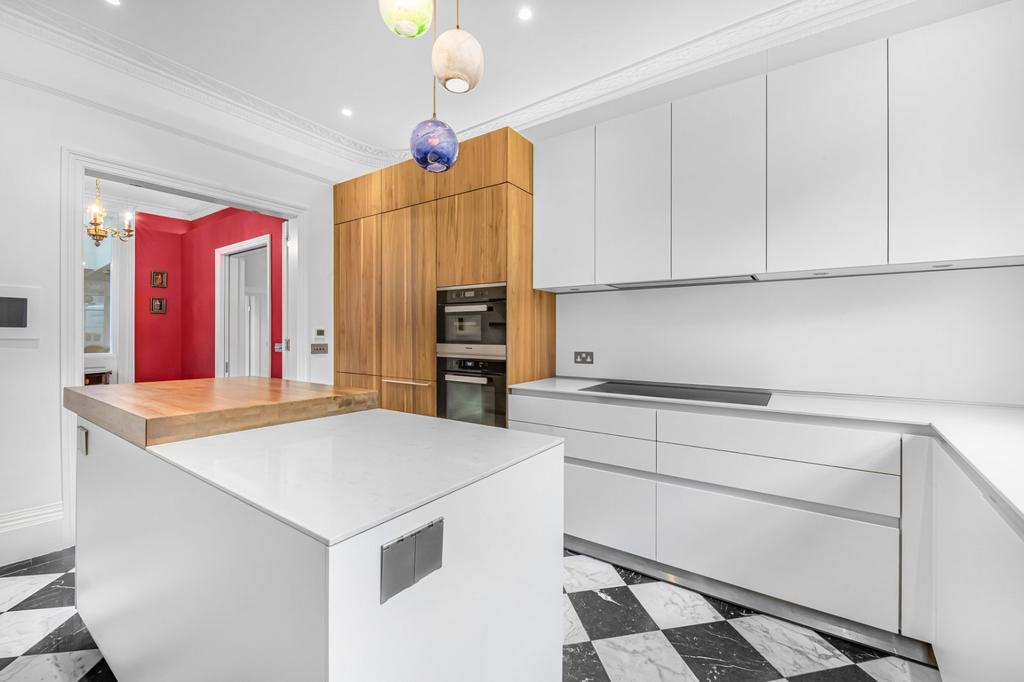 House in London - View 2