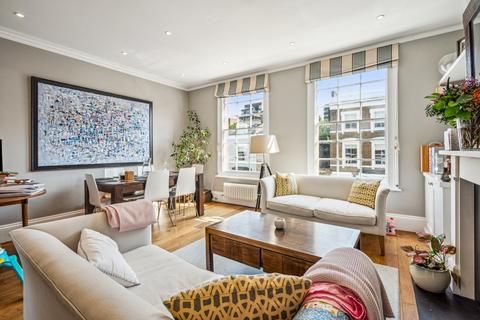 3 bedroom flat for sale, Disraeli Road, London