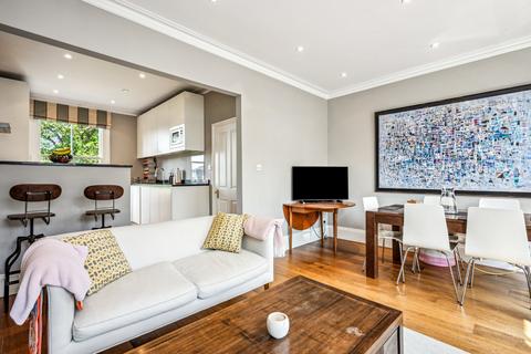 3 bedroom flat for sale, Disraeli Road, London