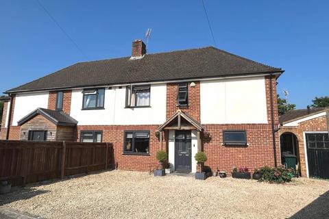 5 bedroom semi-detached house for sale - Stuart Close, Emmer Green, Reading