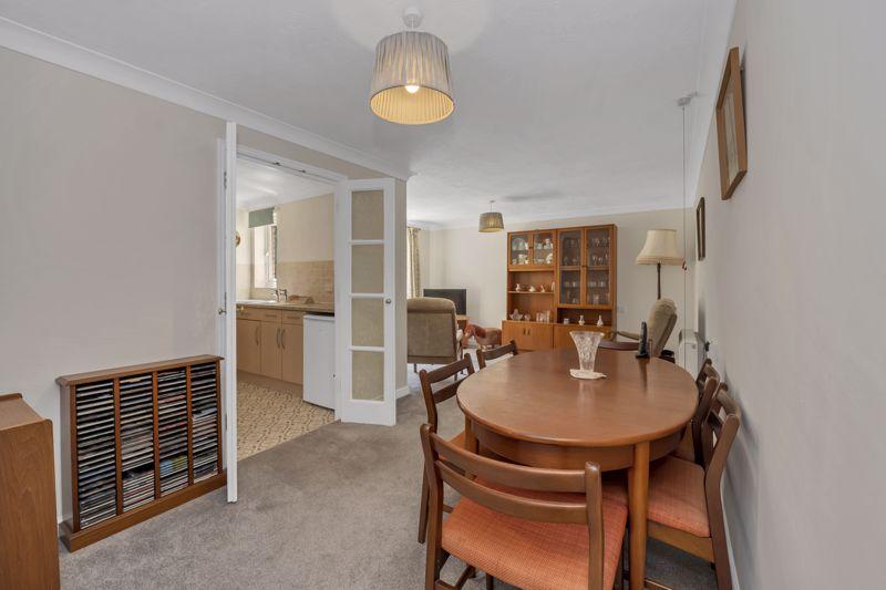 Sitting/Dining Room