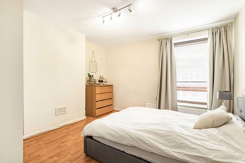 1 bedroom flat for sale, Banbury Road, London E9