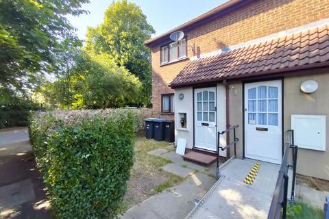 1 bedroom maisonette for sale, Cornish Court, Edmonton, N9