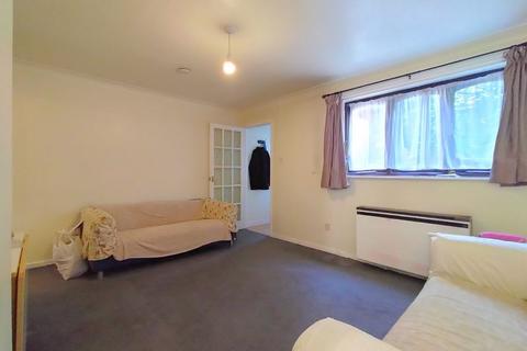 1 bedroom maisonette for sale, Cornish Court, Edmonton, N9