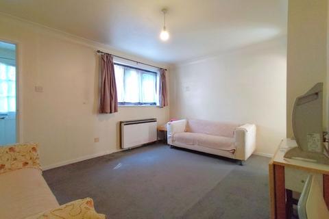 1 bedroom maisonette for sale, Cornish Court, Edmonton, N9