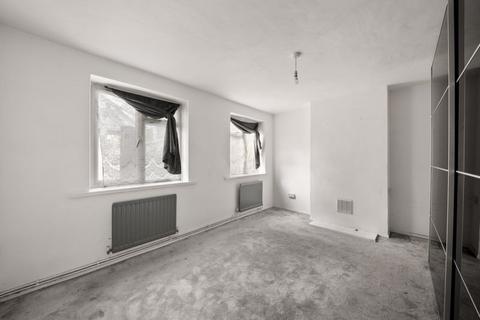 undefined, Wood End Lane, Northolt