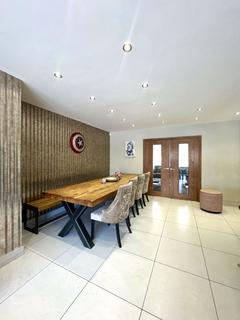 4 bedroom semi-detached house to rent, Sittingbourne Avenue, Enfield