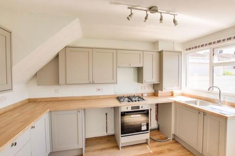 3 bedroom semi-detached house to rent, Summerdown Walk, Trowbridge
