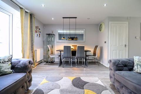 3 bedroom terraced house for sale, Alderney Avenue, Milton Keynes