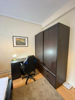 1 bedroom in a house share to rent, Fortnam Road | Archway | N19