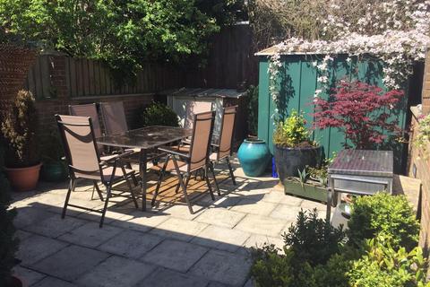 1 bedroom in a house share to rent, Fortnam Road | Archway | N19