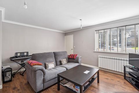 2 bedroom flat for sale, Birinus Close, High Wycombe HP12