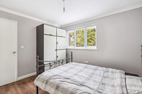 2 bedroom flat for sale, Birinus Close, High Wycombe HP12