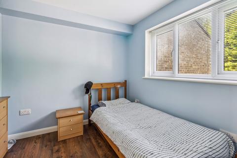 2 bedroom flat for sale, Birinus Close, High Wycombe HP12