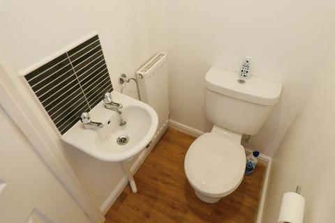 3 bedroom detached house to rent, Stone Bank, Berry Hill
