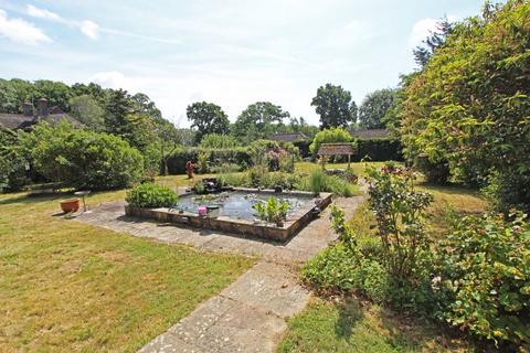 4 bedroom detached house for sale, Brighton Road, Horsham