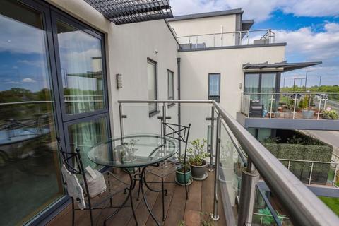 2 bedroom apartment for sale, Helston Lane, Windsor SL4