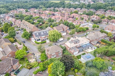 undefined, Lyndhurst Rise, Chigwell IG7
