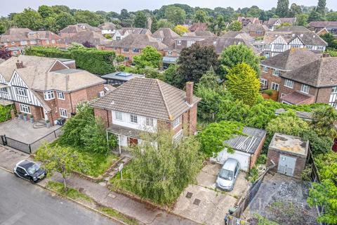undefined, Lyndhurst Rise, Chigwell IG7