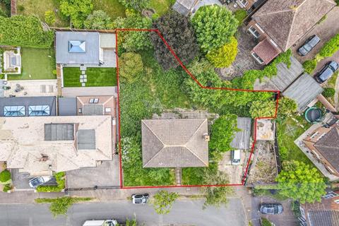 undefined, Lyndhurst Rise, Chigwell IG7