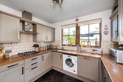 6 Abbey Road, Bexleyheath, DA7 4BD