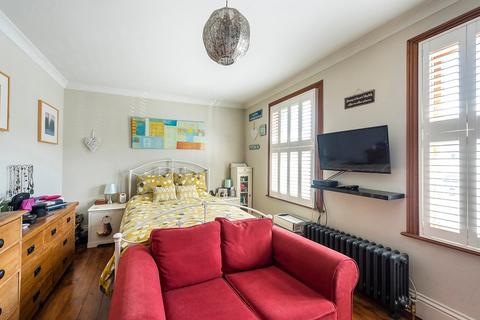 6 Abbey Road, Bexleyheath, DA7 4BD