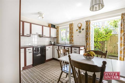 3 bedroom end of terrace house for sale, Queen Close, RG9 1BP