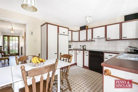 3 bedroom end of terrace house for sale, Queen Close, RG9 1BP