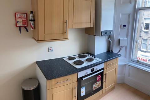 2 bedroom flat to rent, Barnton Street, Stirling, Stirlingshire, FK8