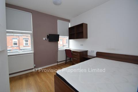 6 bedroom terraced house to rent, Ashville Avenue, Hyde Park LS6