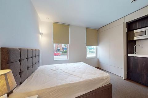 Studio to rent, Staines Road
