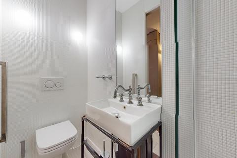 Studio to rent, Staines Road