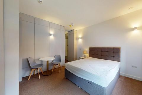 Studio to rent, Staines Road