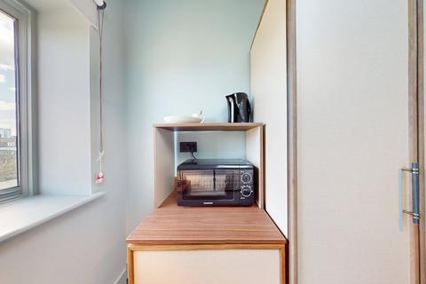 Studio to rent, Cheshire Street
