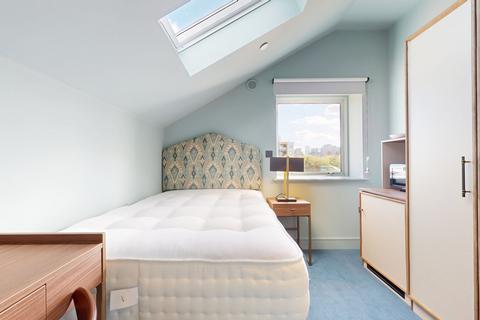 Studio to rent, Cheshire Street