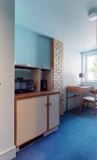 Studio to rent, Cheshire Street