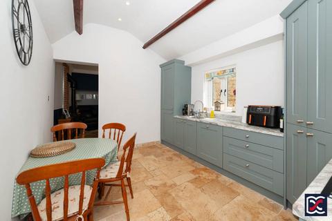 28 Banbury Road, Litchborough, Towcester, NN12 8JF