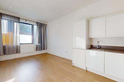 1 bedroom ground floor flat to rent, Riverbank Way