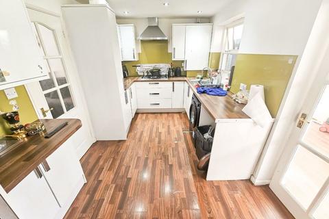46 Caistor Close, Manchester, M16 8NW