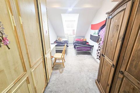 46 Caistor Close, Manchester, M16 8NW
