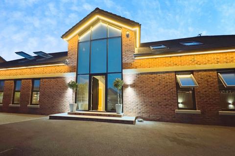5 bedroom detached house for sale, Common Edge Road, Lancashire FY4